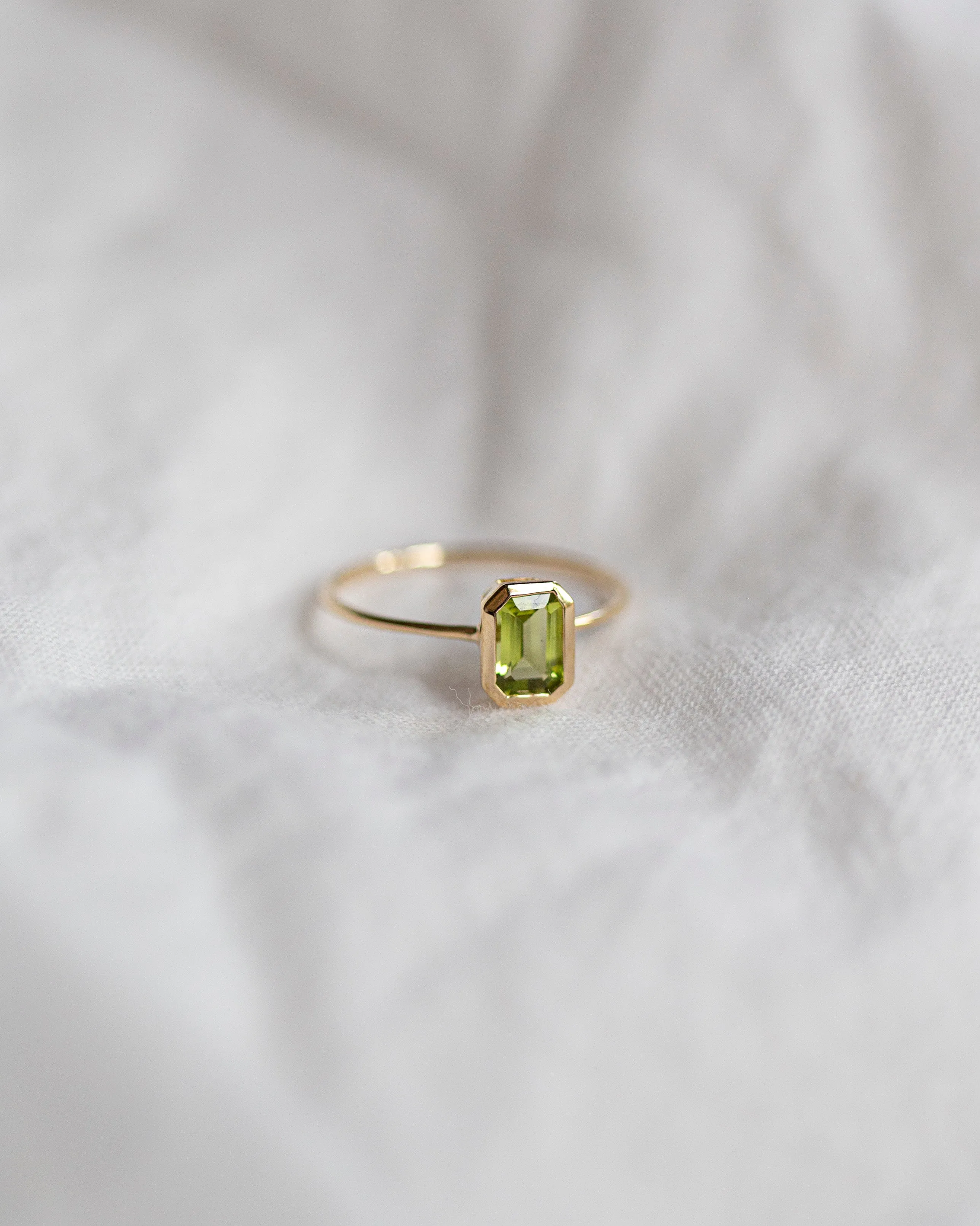 14k gold peridot august birthstone ring