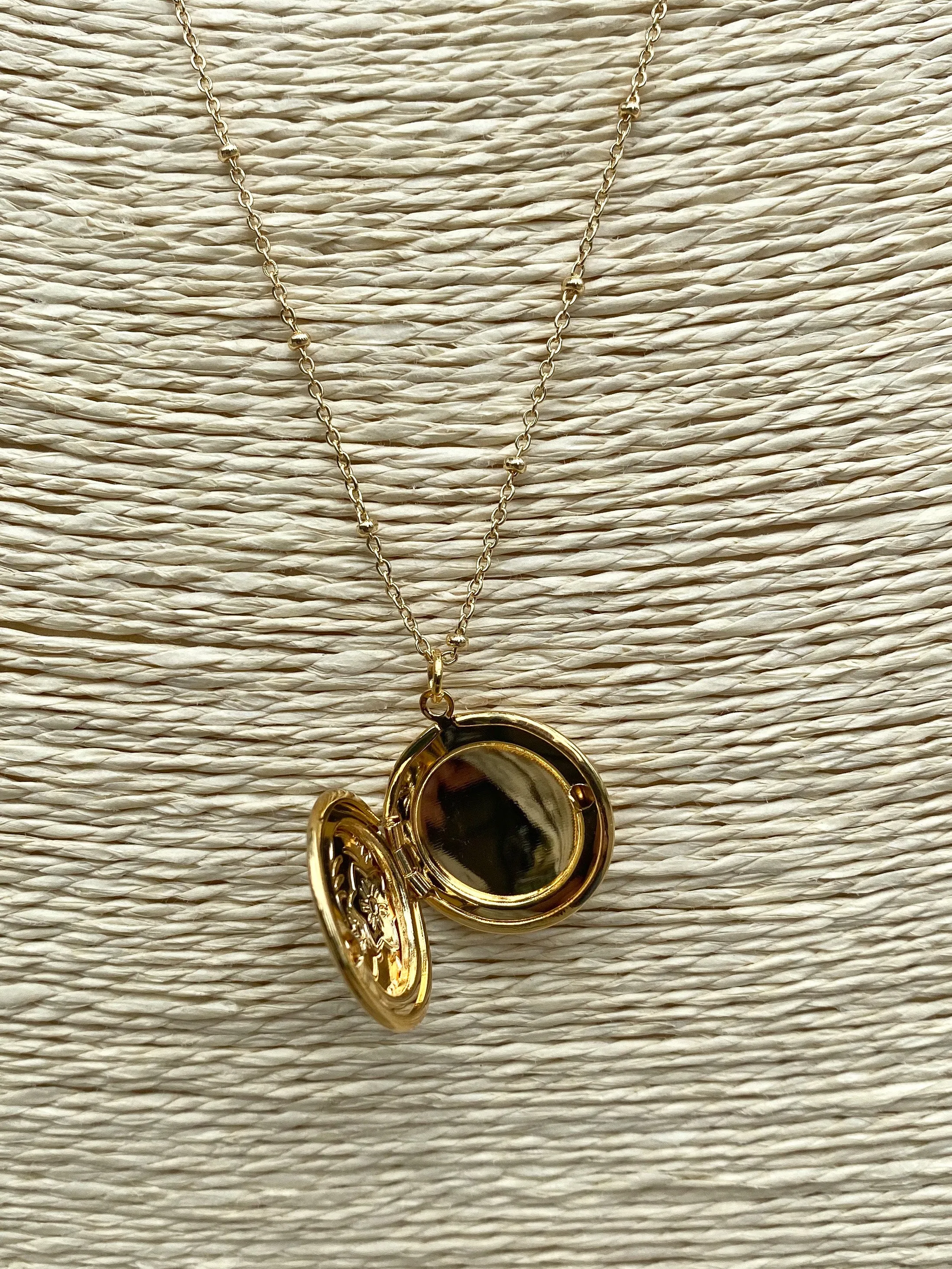 18K Gold Beaded Chain With Locket Round Charm