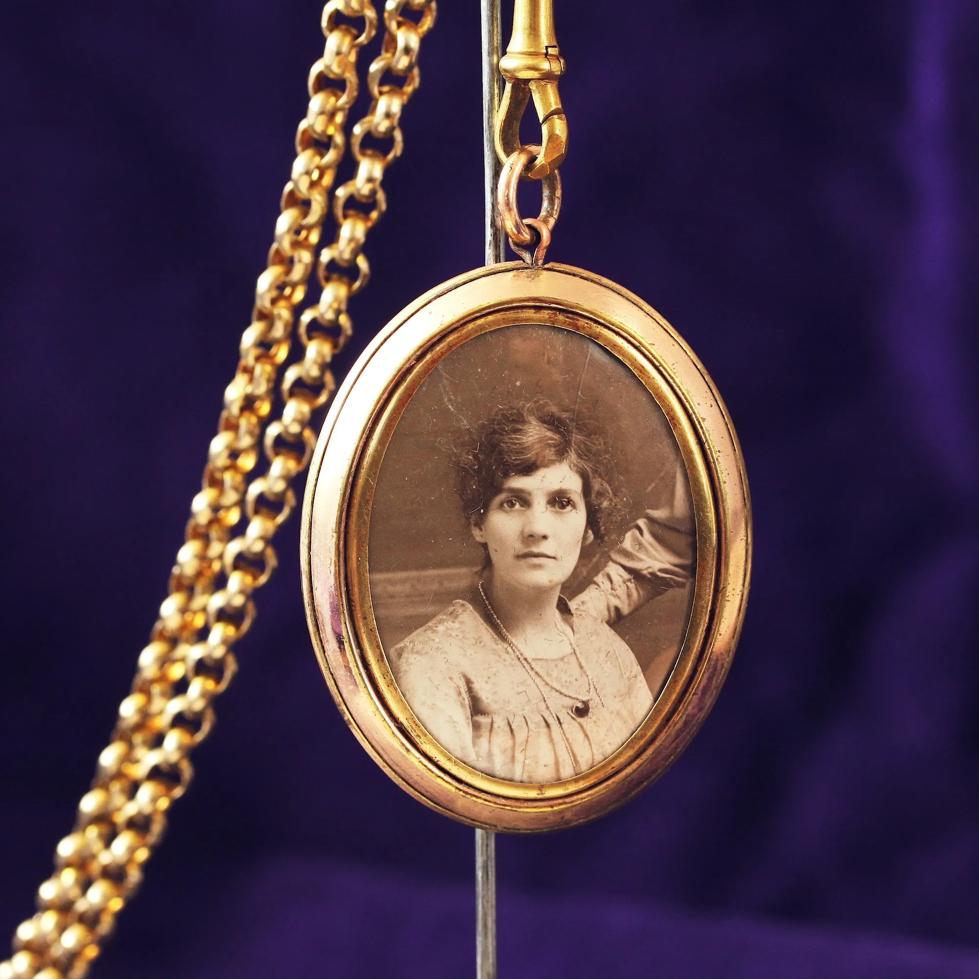 Antique Victorian Locket & Chain