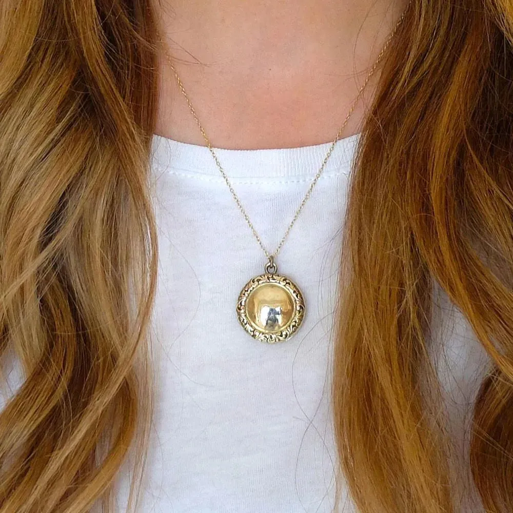 Antique Victorian Solid 9ct Gold Round Locket Necklace