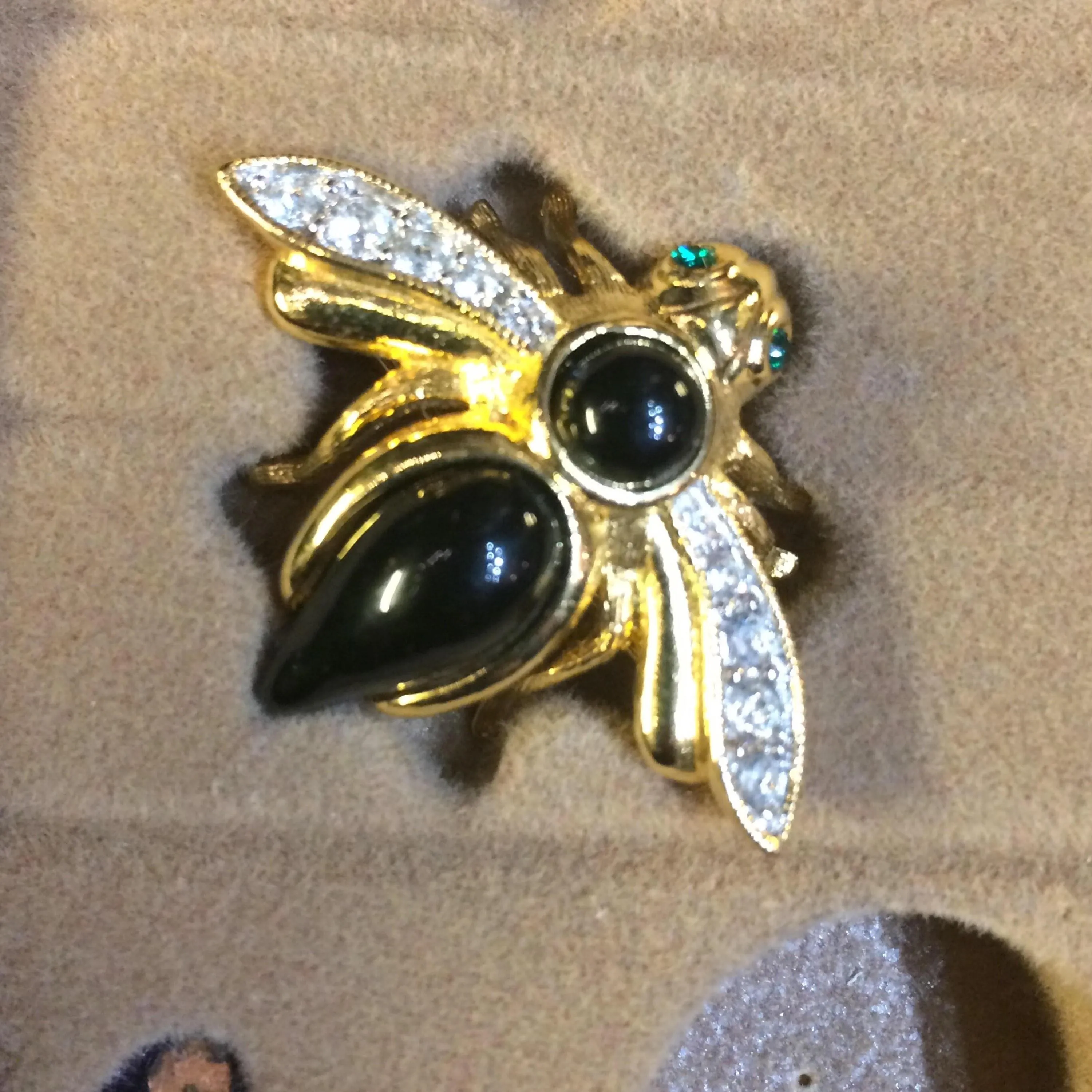 Bee in a beehive brooch by Joan Rivers interchangable colours