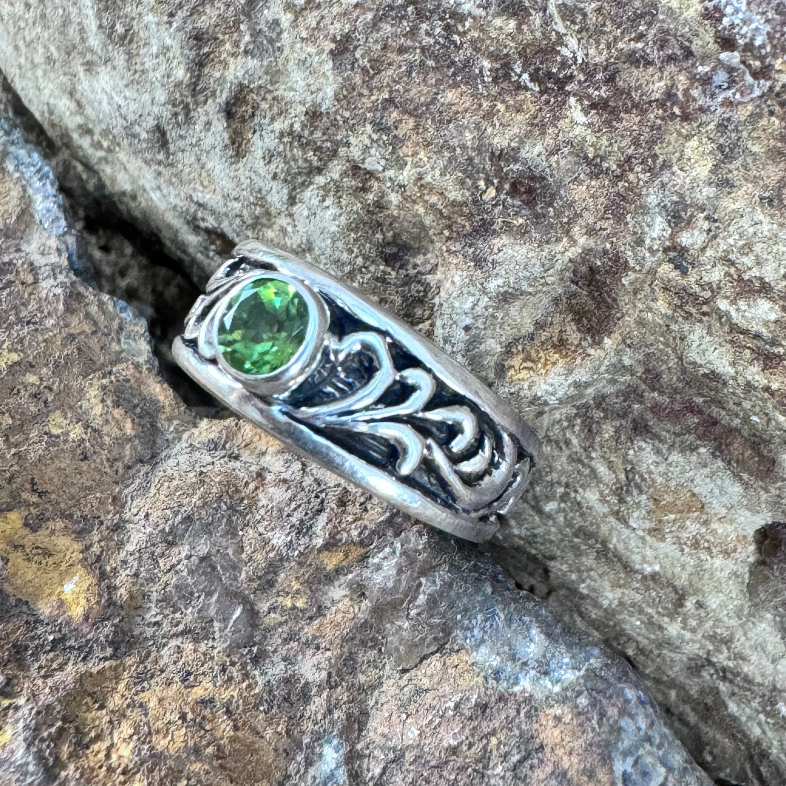 David Rosales Sterling Silver Country Scroll Ring w/ Peridot