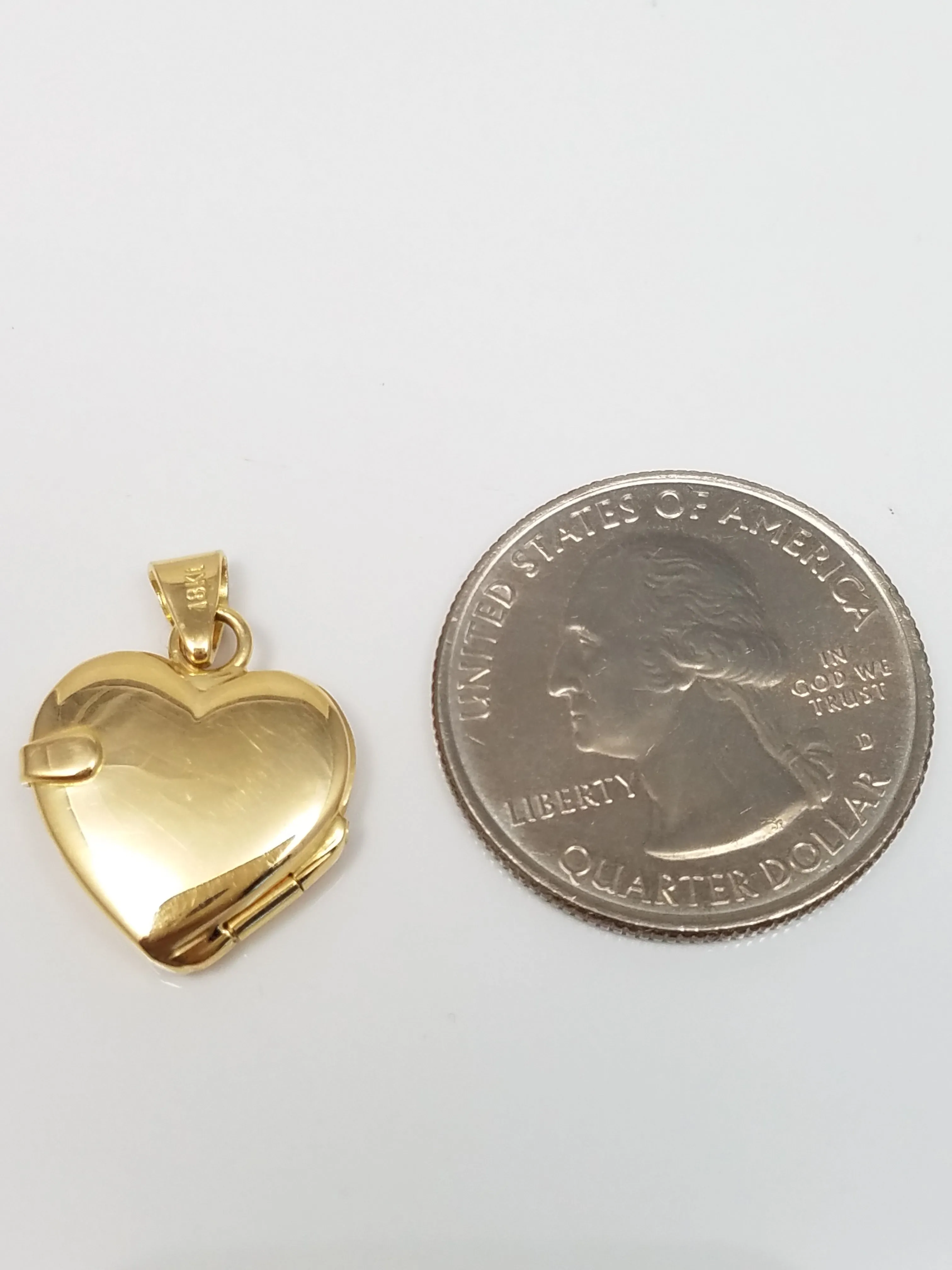 Enchanting 18k Yellow Gold Heart Locket Pendant