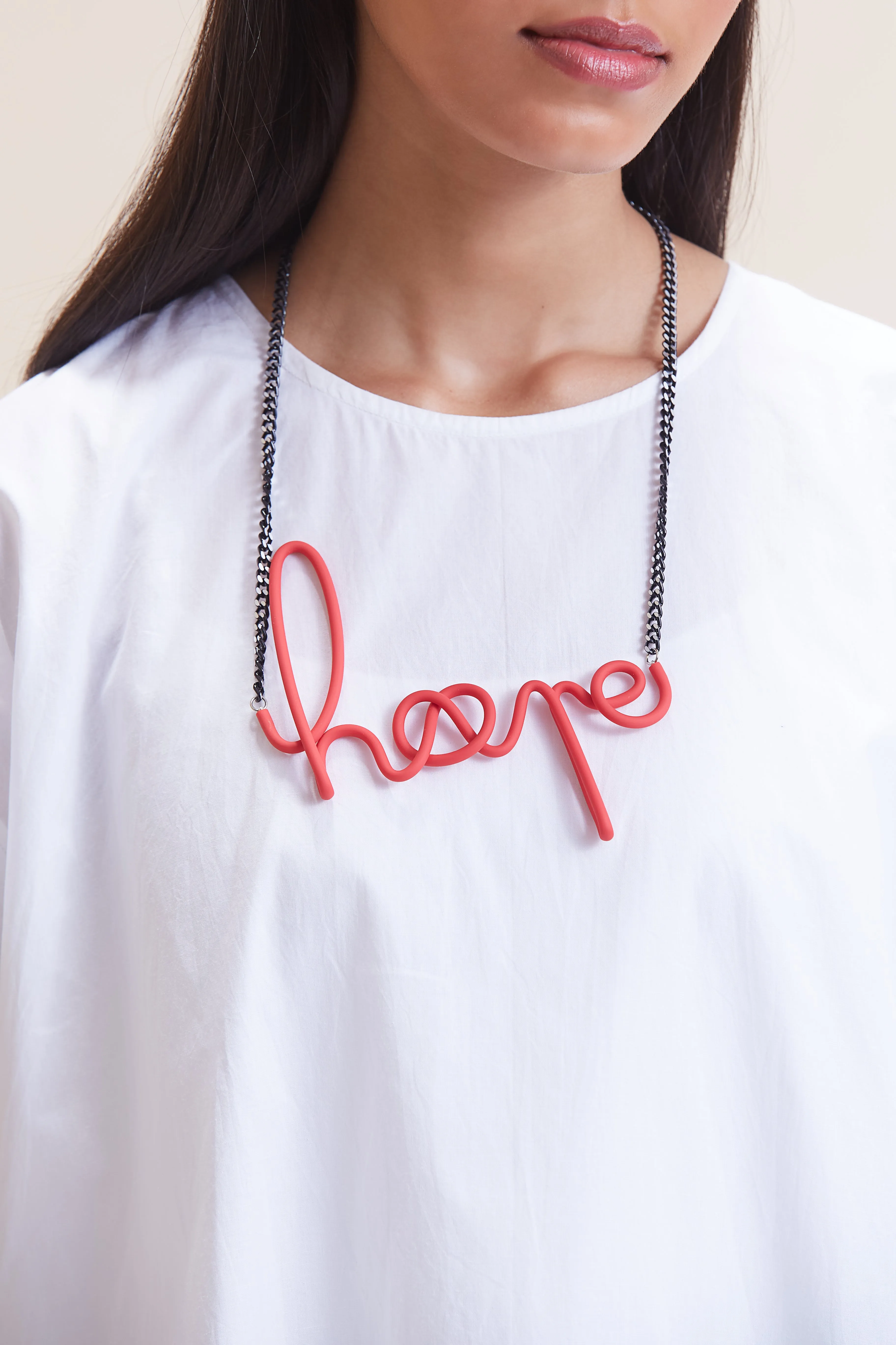 Hope Necklace Short - Coral Red