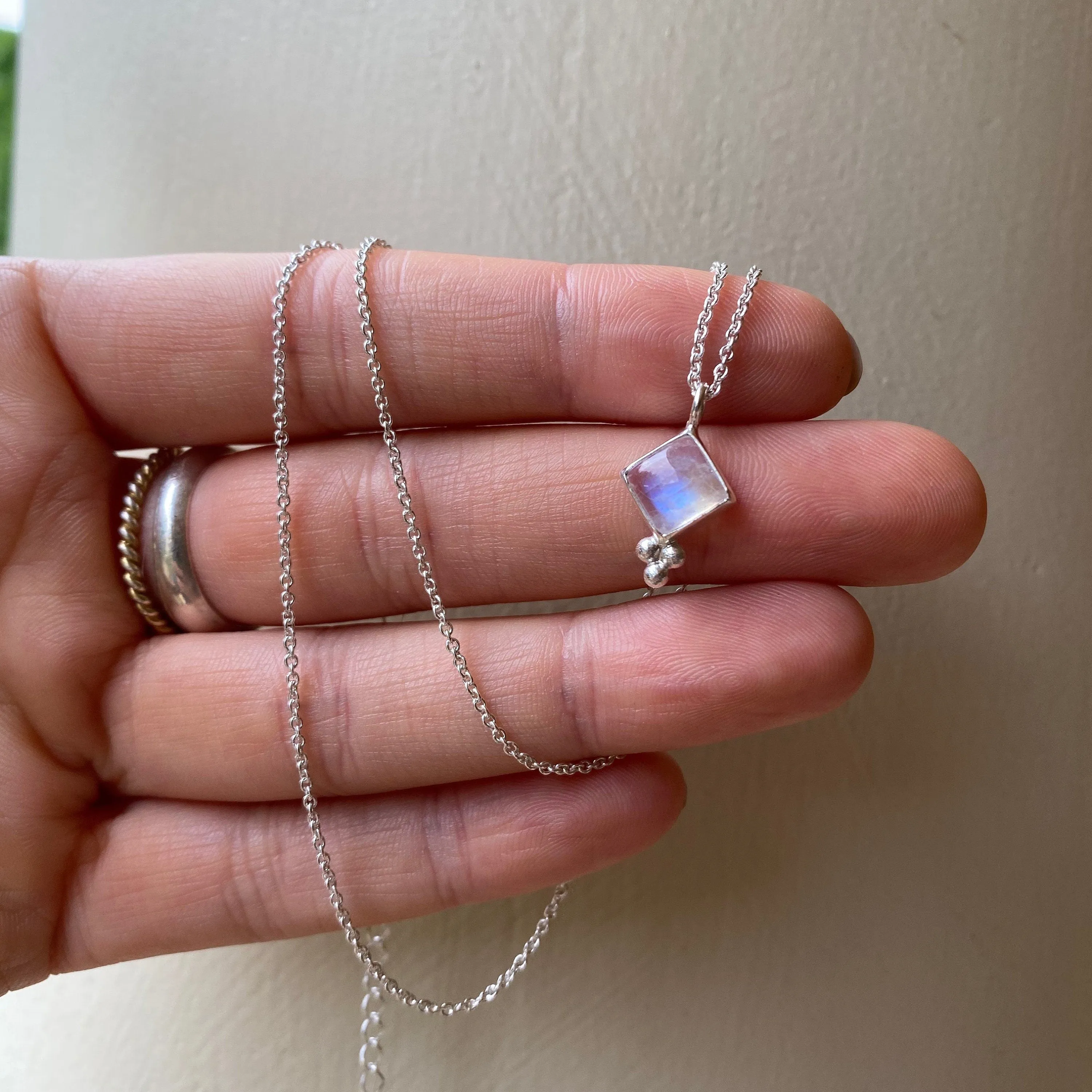 Mara Sterling Silver Rainbow Moonstone Necklace