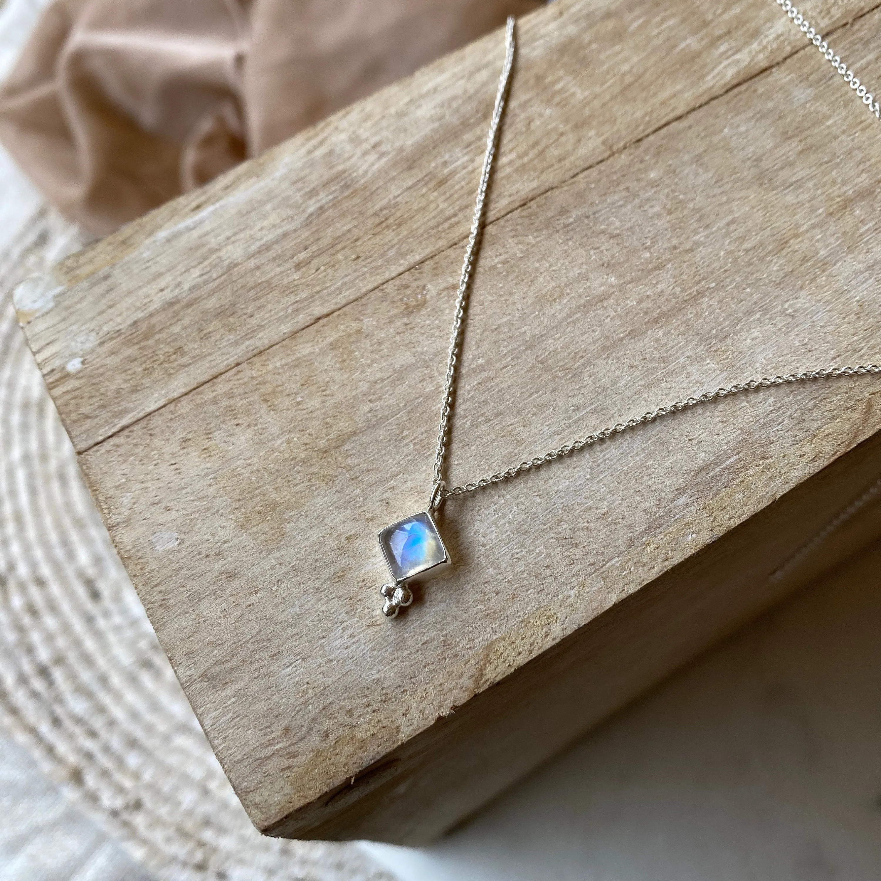 Mara Sterling Silver Rainbow Moonstone Necklace