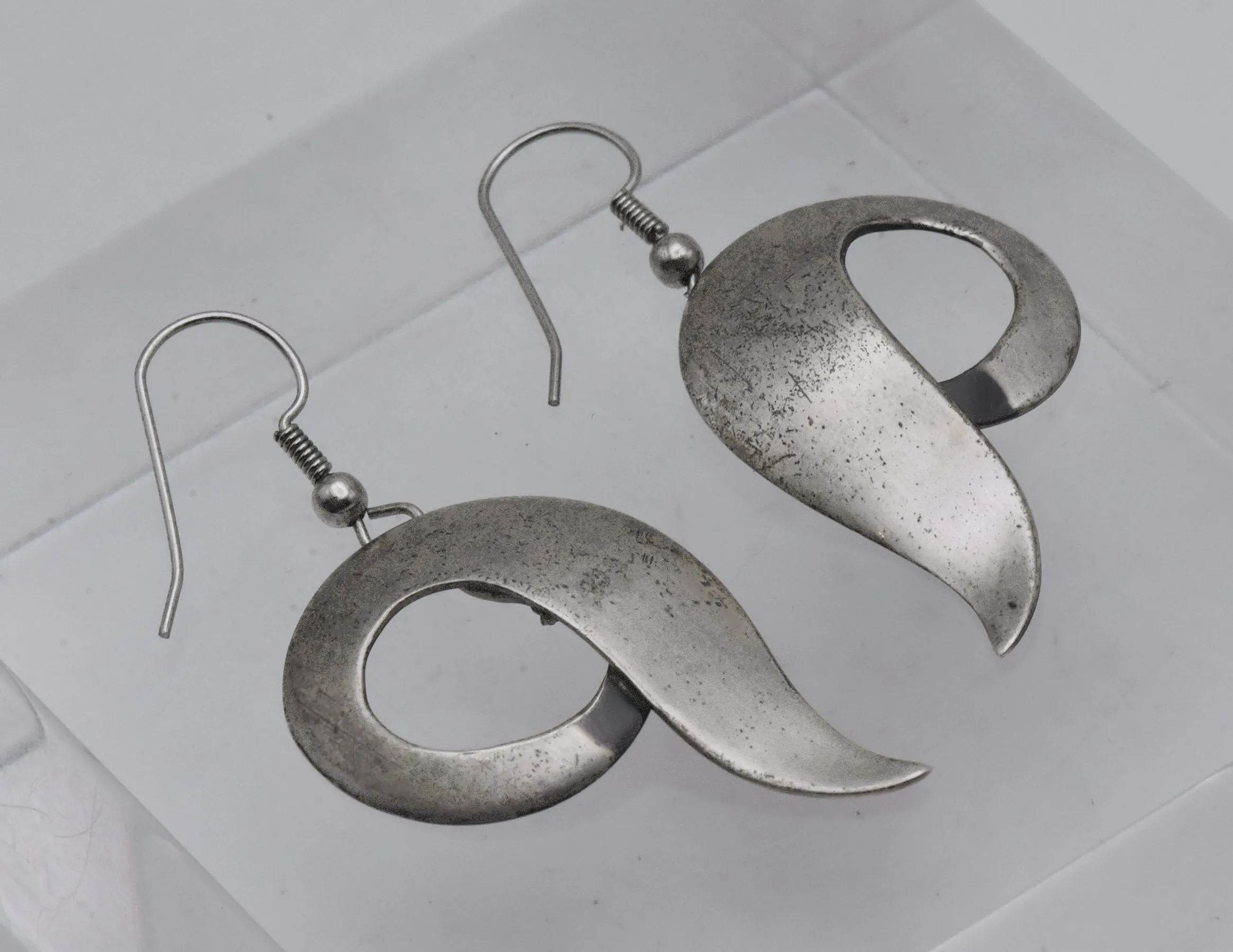 Orb - Vintage Sterling Silver Dangle Earrings