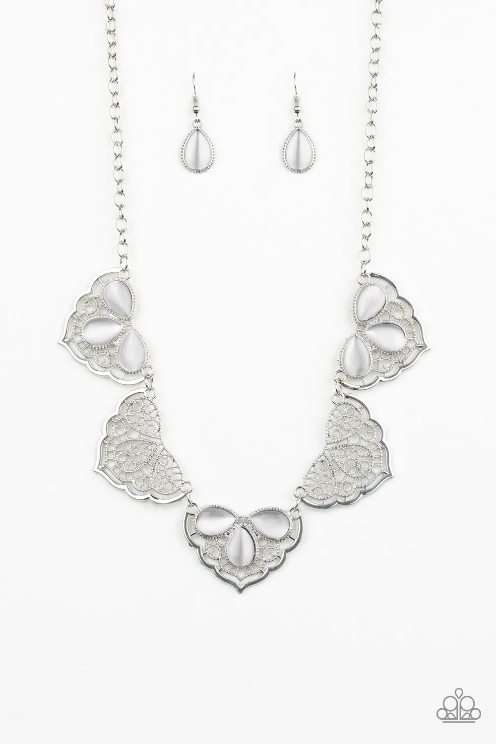 Paparazzi East Coast Essence Necklace White