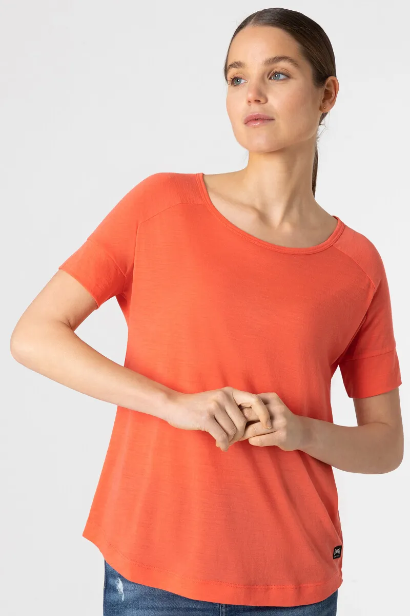 super.natural Women&#x27;s Isla Tee Living Coral | Buy super.natural Women&#x27;s Isla Tee Living Coral here | Outnorth