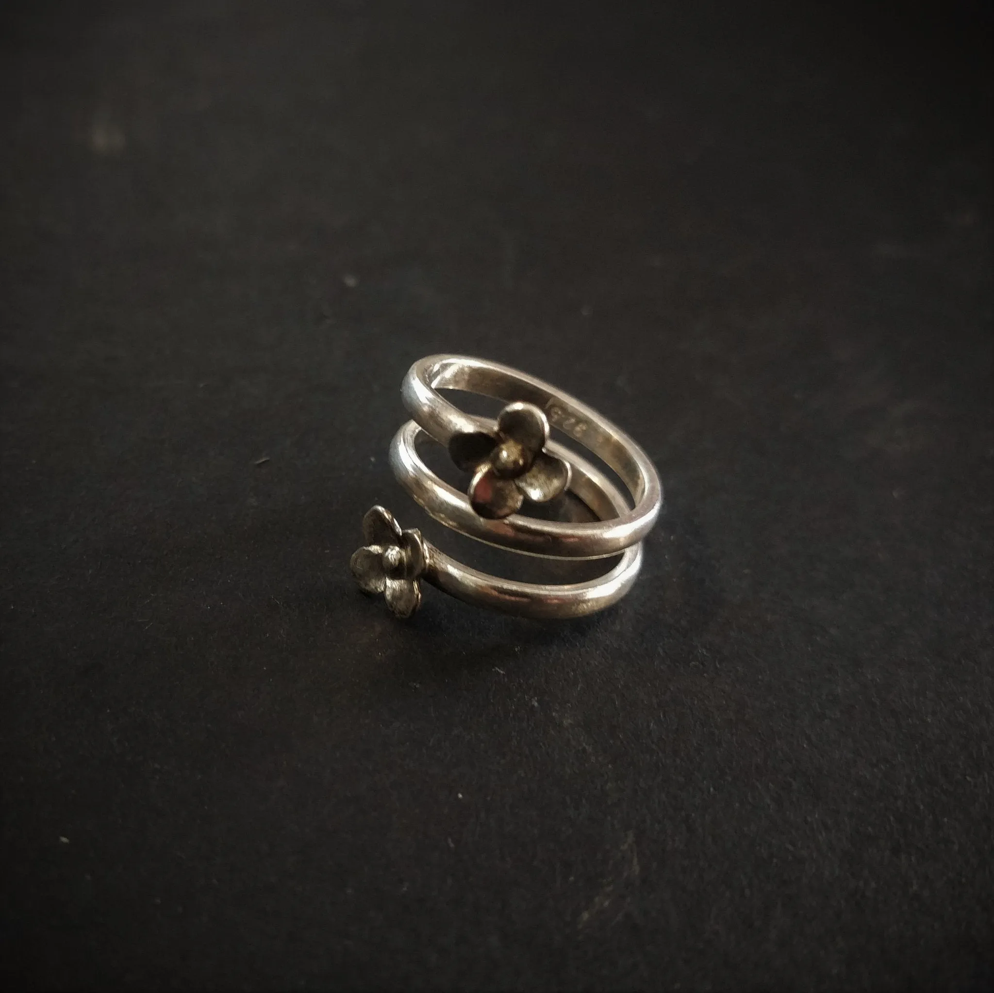 Tiny Flower Toe Ring